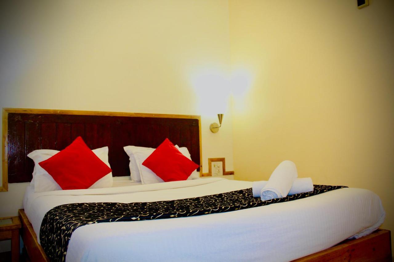 Hotel Rainwood Residency