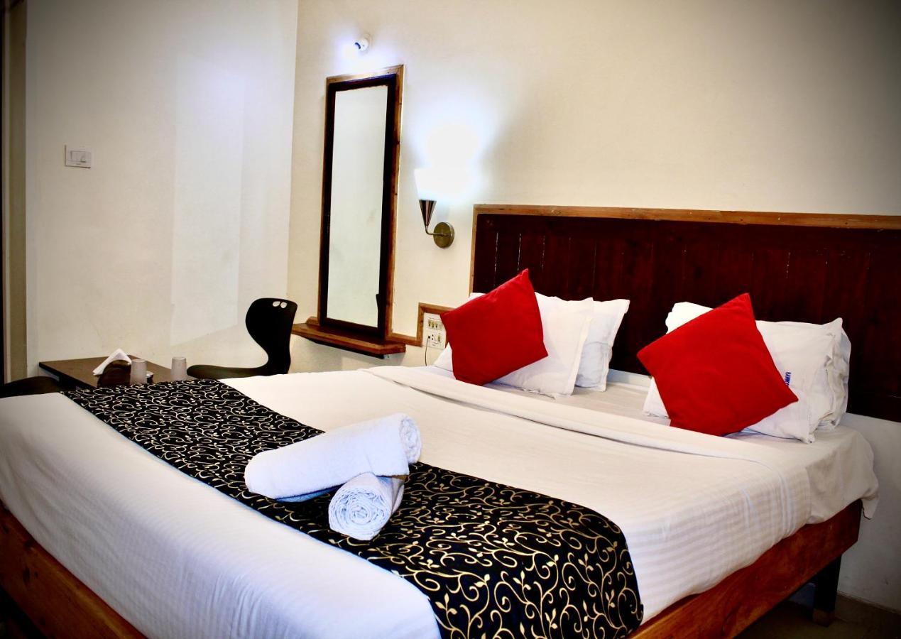 Rainwood Residency 2*
