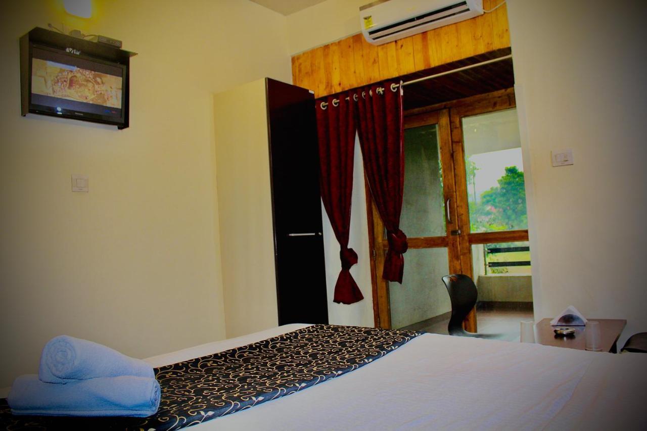 Hotel Rainwood Residency 2*
