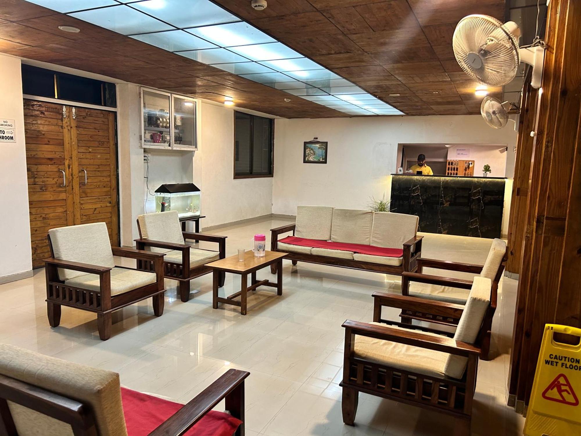 Hotel Rainwood Residency