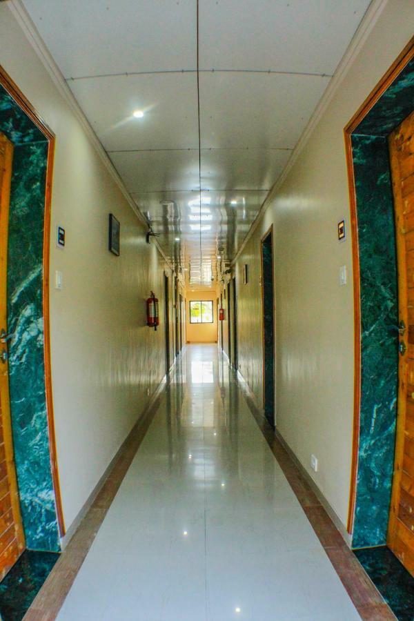 Hotel Rainwood Residency