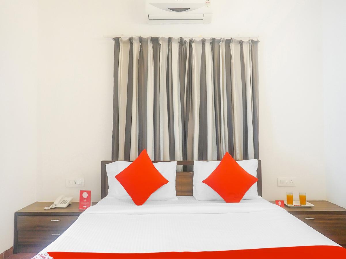 Oyo 15399 Olive Hotel