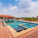 La Palm By Stayvista - Mountain-View Villa, Boasting A Spacious Pool, Gym, Indoor Games, Basketball Court & A Lush Lawn With A Gazebo