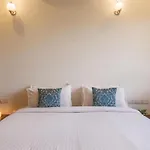 Stayvista\'S Janak Villa - Your Private Escape With A Pool And Pool Table