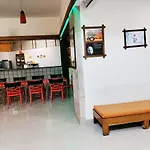 Hotel Lions Den