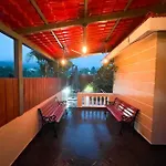Corner House, Lonavla By Meheru-4 Bhk Villa With Pool