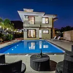 Lifeline Villas - Luxurious Taraangan 4Bhk With Biggest Pool In Lonavala