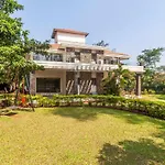 Stayvista\'S Valencia Villa With Gazebo And Indoor Games