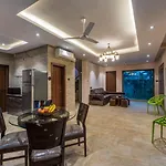 Saffronstays Ebony, Lonavala