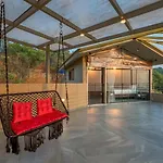 Saffronstays Heavone Trio, Lonavala