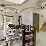 Empyrean Stays Ll Bobby Villa Ll 2Bhk Ll Ac Ll Pool Ll