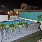 Ivy Little Door Cottage, Compact Ac 3 Bhk With Pool, Lonavala