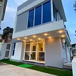 The Karla\'S Home Stay