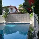 Eko Stay- Tropicana Villa