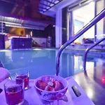 Empyrean Stays Ll 4Bhk Veronica Palace Ll Ac Ll Pool Ll Free Wifi Ll