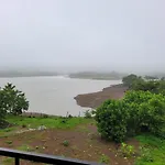Lakeside Nirvana