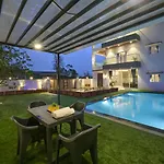 Mountain Majesty Villa By Tropicana Stays