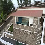360 South, Khandala