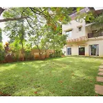 4Bhk Luxury Rooftop Pool Villa - Mars Villa