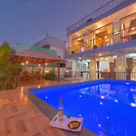 Empyrean Stay Ll 4Bhk Ll Ac Ll Pool Ll The Mystical Stone Ll