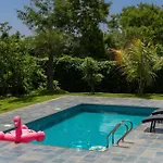 Bel Air Mansion By Stayvista - A Tranquil Oasis With A Spacious Deck, Gazebo, Sauna, Jacuzzi & A Mini-Amphitheatre