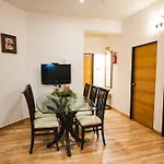 Hangout Villas