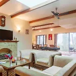 Stayvista\'S Villa Verona - Enjoy A Heated Pool And Snooker Table For An Unforgettable Stay