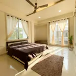 Havana Villa By Signature Suites Gold