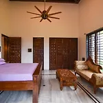 Colonial Villa Pet Friendly 3 Bhk With Outstanding Views