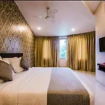 Strand Resort