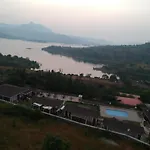 Green Velvet Resort-Near Pawna Lake
