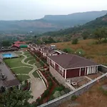 Green Velvet Resort-Near Pawna Lake