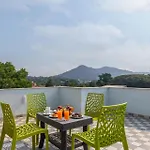 Stayvista\'S Cosmo Zen - Mountain-View Villa With Pool, Jacuzzi, And Indoor & Outdoor Activities