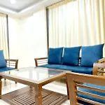 Yellowbrick Villa - Near Market /Swimming Pool/ Ac/ Luxurious