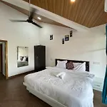 Snooze Villa