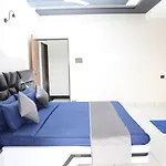 Mountain View 5Bhk Luxurious Villa By Staybay