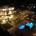 Mountain View 5Bhk Luxurious Villa By Staybay
