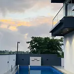 Sara Villa