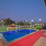 Royal Oasis Villa