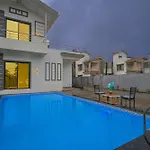 Empyrean Stay Ll 4Bhk Ll Skywalker Villa Ll Waksai Ll