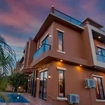 Martini Villa By Aquastay