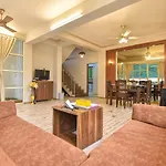 Empyrean Stay Ll 2Bhk II Monarch Villa Ll Private Pool II Ac II Luxury Ll Gold Valley Sector D Ll