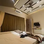 Royal Cabana 6Bhk Luxury Villa With Turf