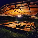 Glampx Everest