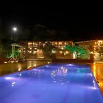 Hot - House Of Travellers, Lonavala By Mody Stays
