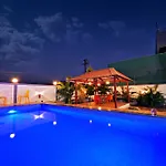 Ll Empyrean Stay Ll 4Bhk Ll Ac Ll Pool Ll Mystical Stone Villa Ll