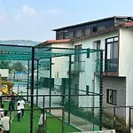 Royal Retreat Lonavla - 7Bhk Luxury Villa With Turf