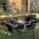 Mannat Villa With Swimming Pool And Garden