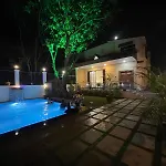 Lavish Villa - 3 Bhk Pool With Lawn