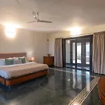 Stayvista At Seraphim Peak With Pool & Views